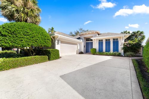 693 Hampton Woods Lane Sw, Vero Beach, FL, 32962 | Card Image