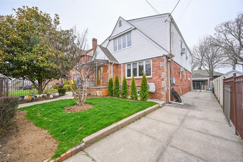 145-39 18th Ave, Whitestone, NY, 11357-3028 | Card Image