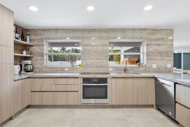 417 N Highland Dr, House other with 3 bedrooms, 2 bathrooms and null parking in Hollywood FL | Image 9