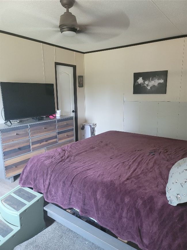 566 Herron Trl, House other with 2 bedrooms, 2 bathrooms and 10 parking in McDade TX | Image 14