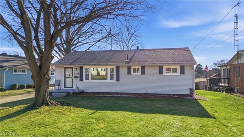 1118 Valley Dr Nw, North Canton, OH, 44720-2245 | Card Image