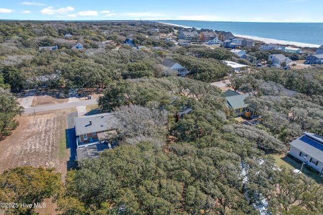 209 Sellers St, House other with 3 bedrooms, 2 bathrooms and null parking in Oak Island NC | Image 38