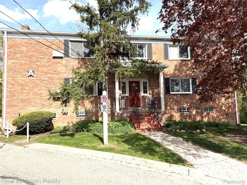 a4-32718 Grand River Ave, Farmington, MI, 48336-3141 | Card Image