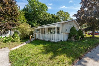 30 Flora Crt, House other with 2 bedrooms, 1 bathrooms and 2 parking in Innisfil ON | Image 1