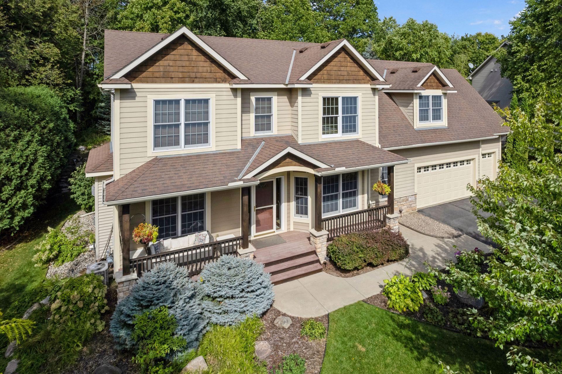 Cascade Dr, Chaska, MN 55318
