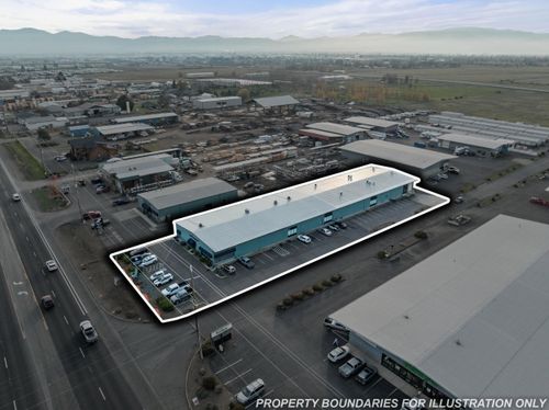 6435 Crater Lake Hwy, Central Point, OR, 97502-8405 | Card Image