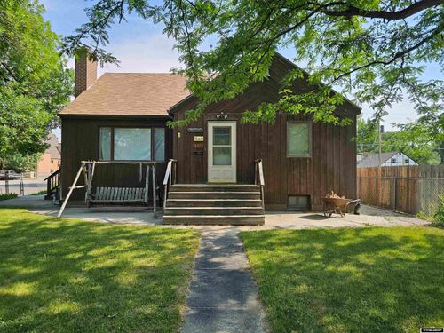 520 Obie Sue Ave, Worland, WY, 82401-3227 | Card Image