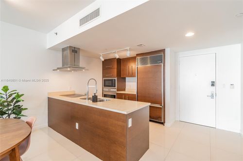 apt-2207-485 Brickell Ave, Miami, FL, 33131-2738 | Card Image