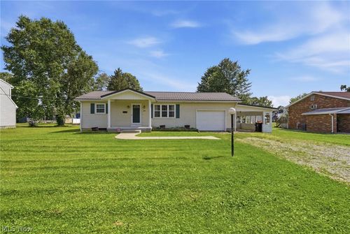 79 W 5th St, Frazeysburg, OH, 43822-9754 | Card Image