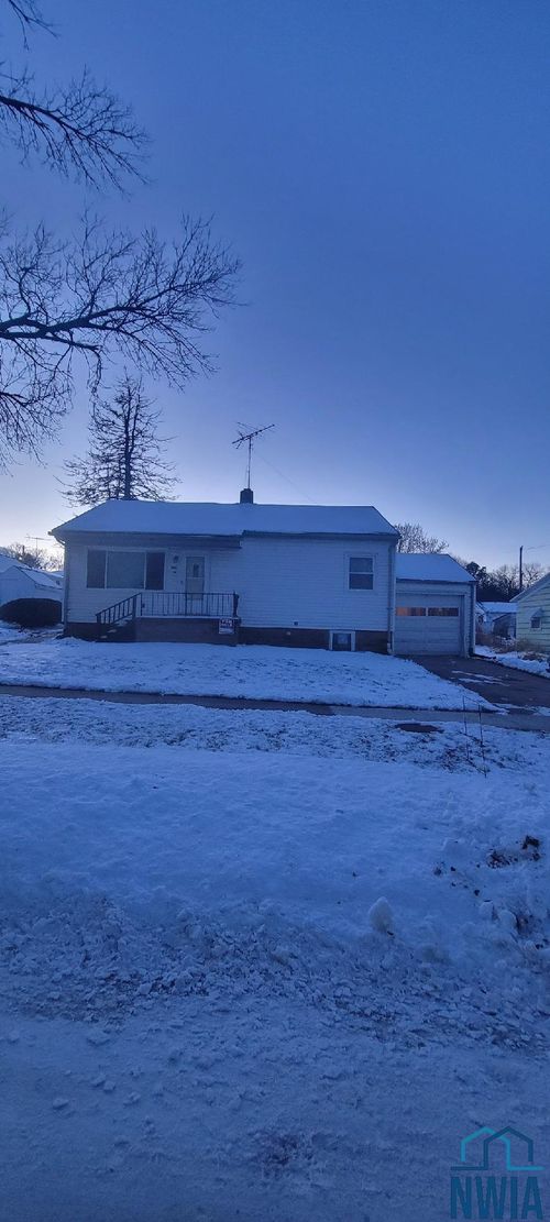 218 N 6th St, Howells, NE, 68641-4035 | Card Image