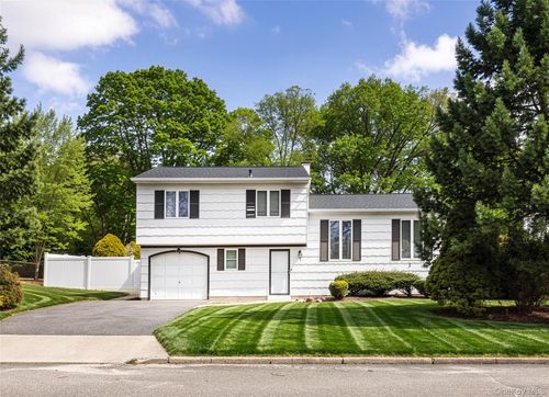 7 Mount Mckinley Ave, Farmingville, NY, 11738-2107 | Card Image