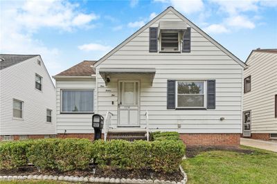 11210 Mountview Avenue, House other with 3 bedrooms, 2 bathrooms and null parking in Garfield Heights OH | Image 2