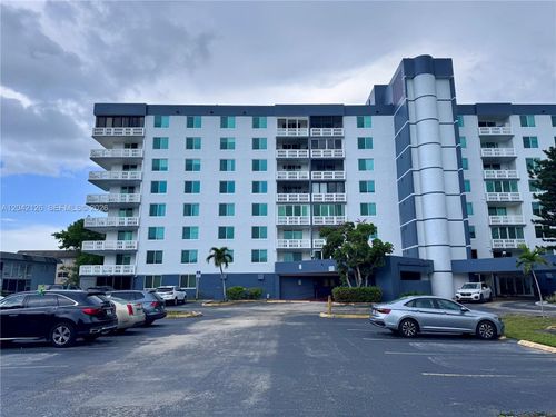 102-919 Hillcrest Dr, Hollywood, FL, 33021-7894 | Card Image