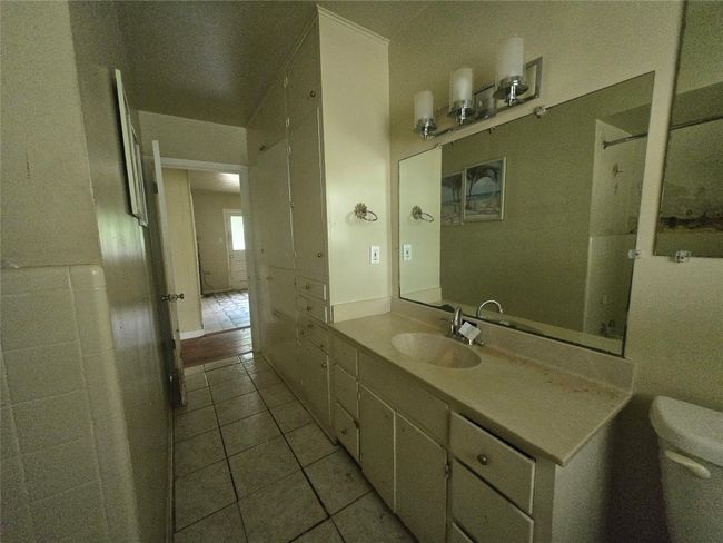 Secondary hall bathroom, 3 piece | Image 12