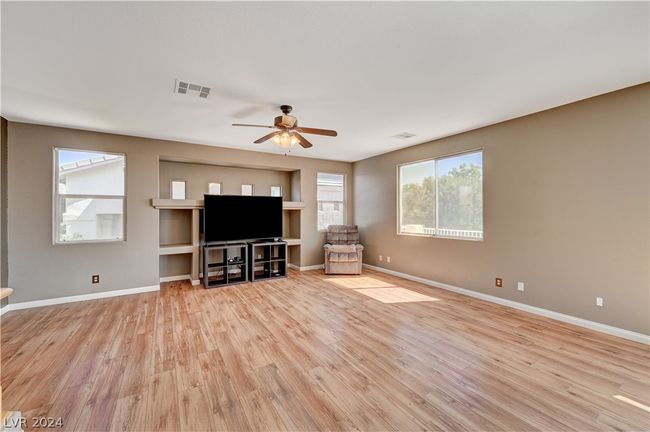 8112 Jasmine Hollow Ct, House other with 3 bedrooms, 3 bathrooms and null parking in Las Vegas NV | Image 8