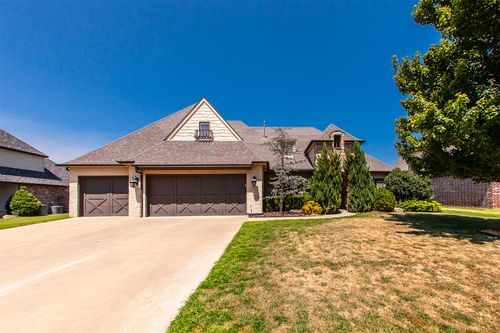 211 E 127th Street S, Jenks, OK, 74037 | Card Image