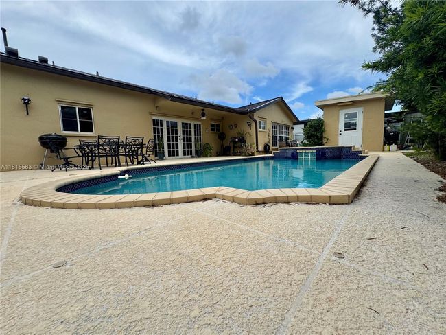 17086 Sw 144 Th Ct, House other with 3 bedrooms, 2 bathrooms and null parking in Miami FL | Image 27