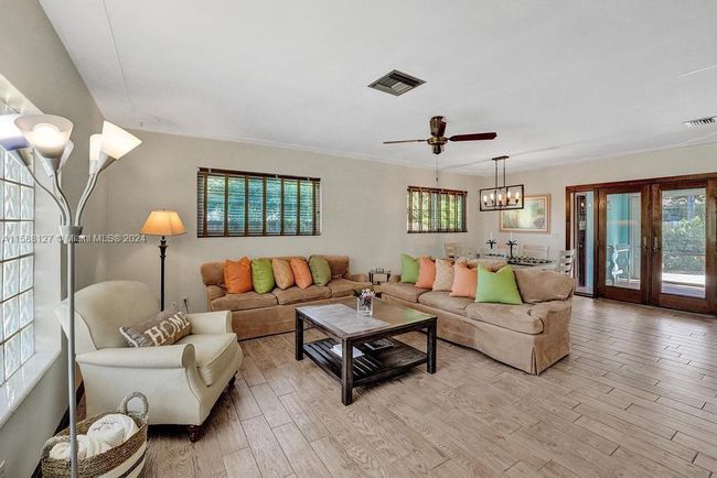 0 - 367 W Riverside Dr, House other with 3 bedrooms, 2 bathrooms and null parking in Tequesta FL | Image 13