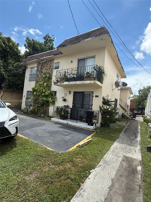 1520 Sw 1st St, Miami, FL, 33135-2158 | Card Image