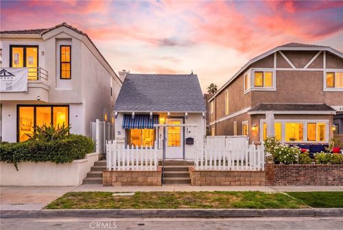 221 21st St, Huntington Beach, CA, 92648-3915 | Card Image