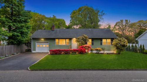 60 Colonial St, East Northport, NY, 11731-6102 | Card Image