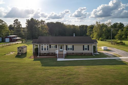 210 Belfast Ave, Holly Hill, SC, 29059-9467 | Card Image