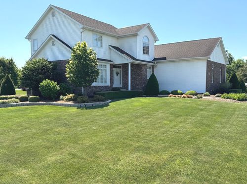 2305 Fox Run Dr, Kankakee, IL, 60901-8402 | Card Image