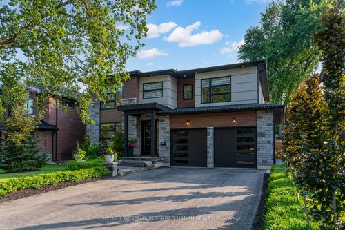 1376 Applewood Rd, Mississauga, ON, L5E2M1 | Card Image