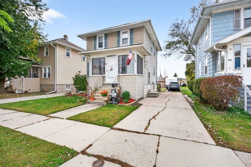 372 Amory St, Fond Du Lac, WI, 54935-2414 | Card Image