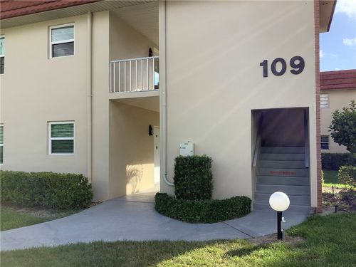 apt-107-109 Spring Lake Ct, VERO BEACH, FL, 32962-1758 | Card Image