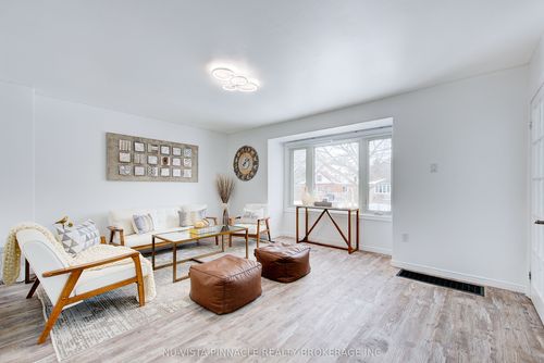 1243 Landor St, London, ON, N5Y3W2 | Card Image