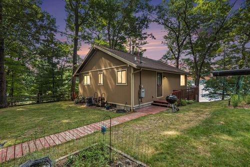 10415 S Lakeside Ridge Rd, Baldwin, MI, 49304-8824 | Card Image
