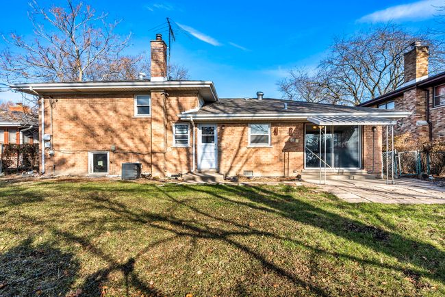 551 E 167 Th St, Home with 3 bedrooms, 2 bathrooms and null parking in South Holland IL | Image 16