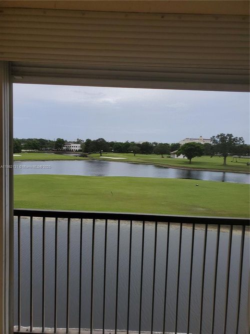 apt-310-3100 W Rolling Hills Cir, Davie, FL, 33328-1956 | Card Image