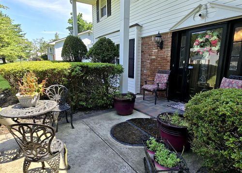 31 Ridge Rd, Coram, NY, 11727-2122 | Card Image