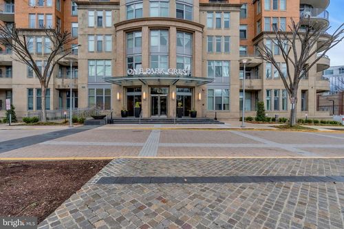 apt-517-8220 Crestwood Heights Dr, MCLEAN, VA, 22102-3128 | Card Image