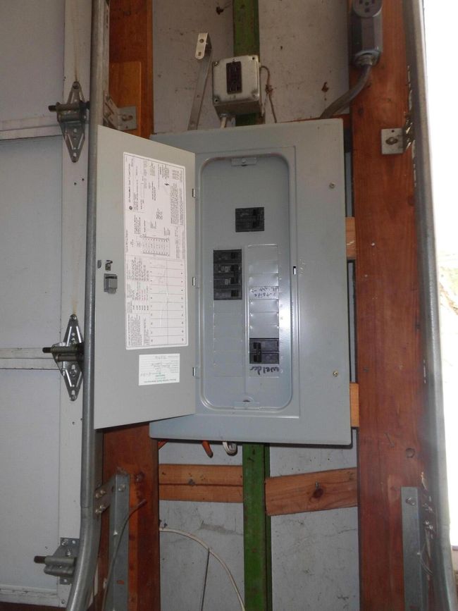 Garage electrical box | Image 60