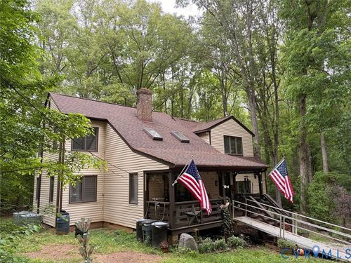 208 Johnsons Mill Ln, Bumpass, VA, 23024-2716 | Card Image