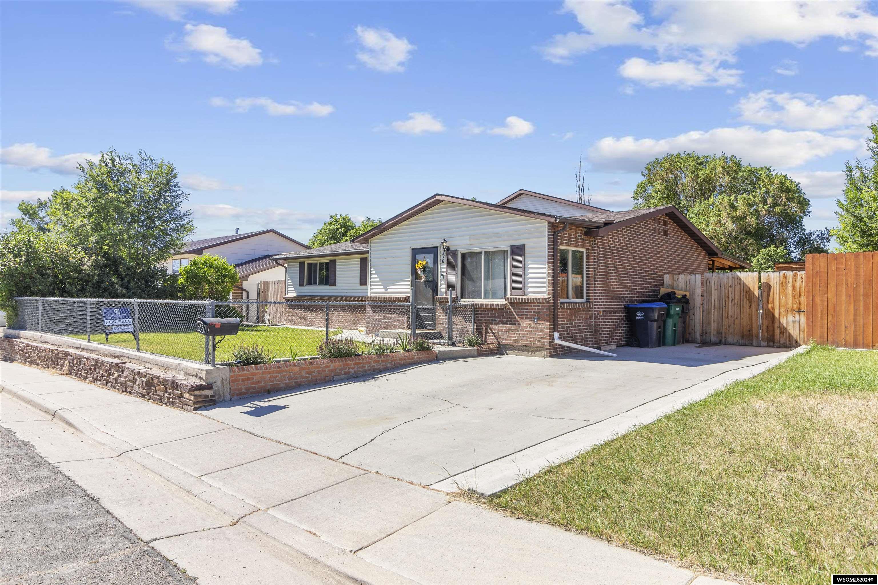 Elm St, Green River, WY 82935