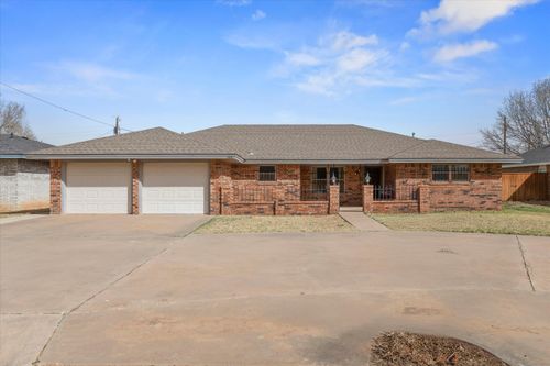 308 W 6th St, Sundown, TX, 79372-1533 | Card Image