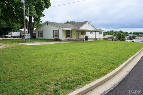 2018 Old Saint James Road, Rolla, MO, 65401 | Card Image