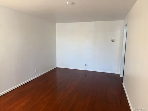 6320 Pleasantview St, Middle Village, NY, 11379-1844 | Card Image