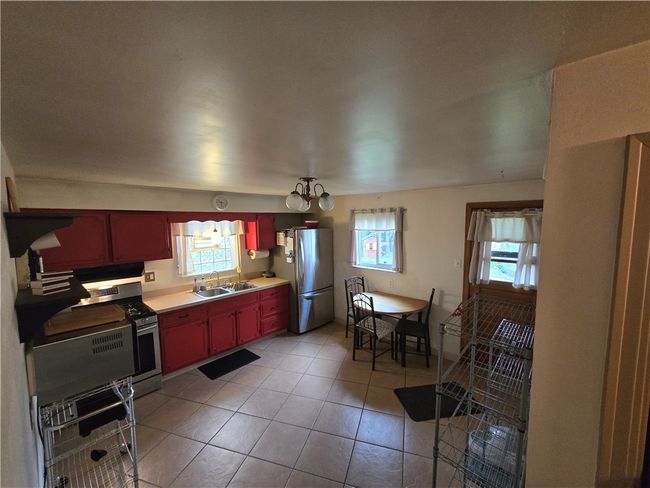 4013 Mcwhinney St, House other with 2 bedrooms, 2 bathrooms and 1 parking in Munhall PA | Image 6
