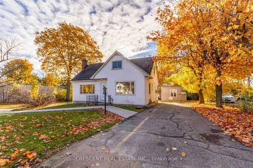 261 Barrie Rd, Orillia, ON, L3V2R4 | Card Image