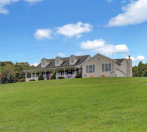 2079 Parks Ave Se, Paris, OH, 44669-9744 | Card Image