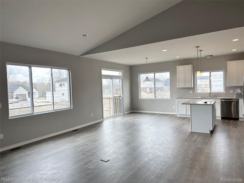 2-253 Devonshire Dr, Lapeer, MI, 48446-4798 | Card Image