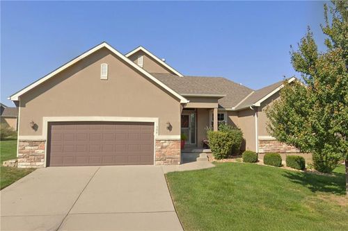 304 Alexander Creek Ct, Raymore, MO, 64083-7109 | Card Image