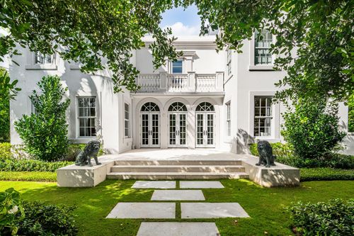 142 S County Rd, Palm Beach, FL, 33480-6102 | Card Image