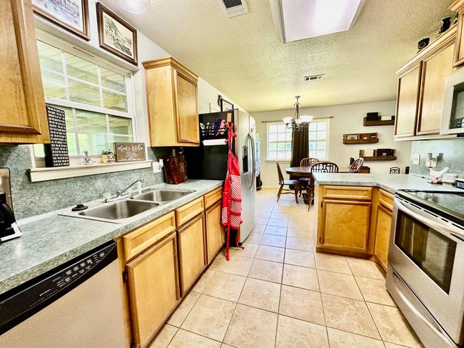 725 Cr 4364, House other with 3 bedrooms, 2 bathrooms and null parking in Spurger TX | Image 12
