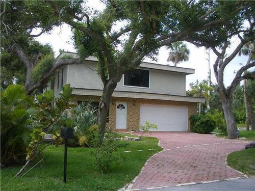 700 Fiddlewood Rd, Vero Beach, FL, 32963-1646 | Card Image